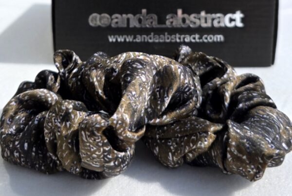 Anda Abstract Silk Hair Scrunchie "Flow"