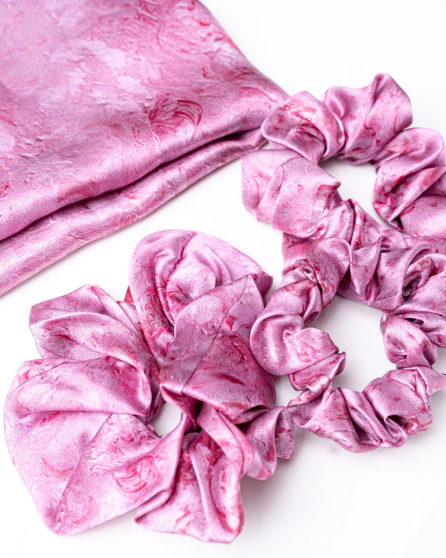 Roses - Silk Hair Scrunchie Small 2.5 cm - Image 2