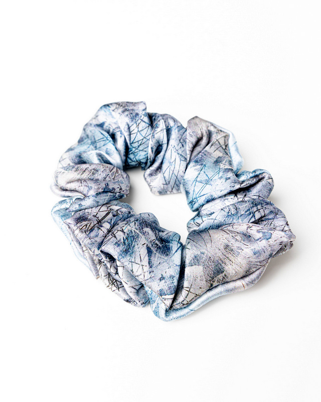 Ice Rink – Silk Hair Scrunchie Medium 3.5 cm - Image 3